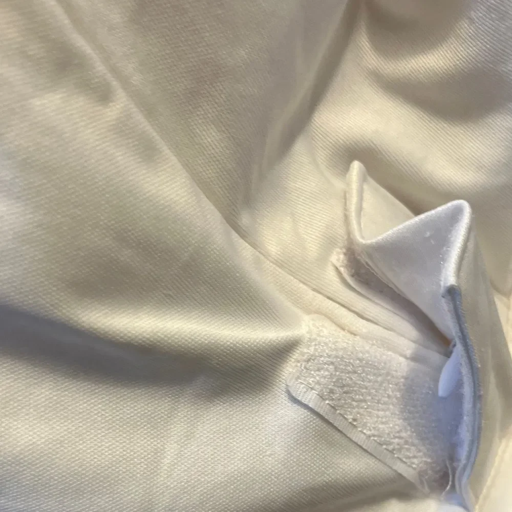 King zippered mattress encasement in box 2